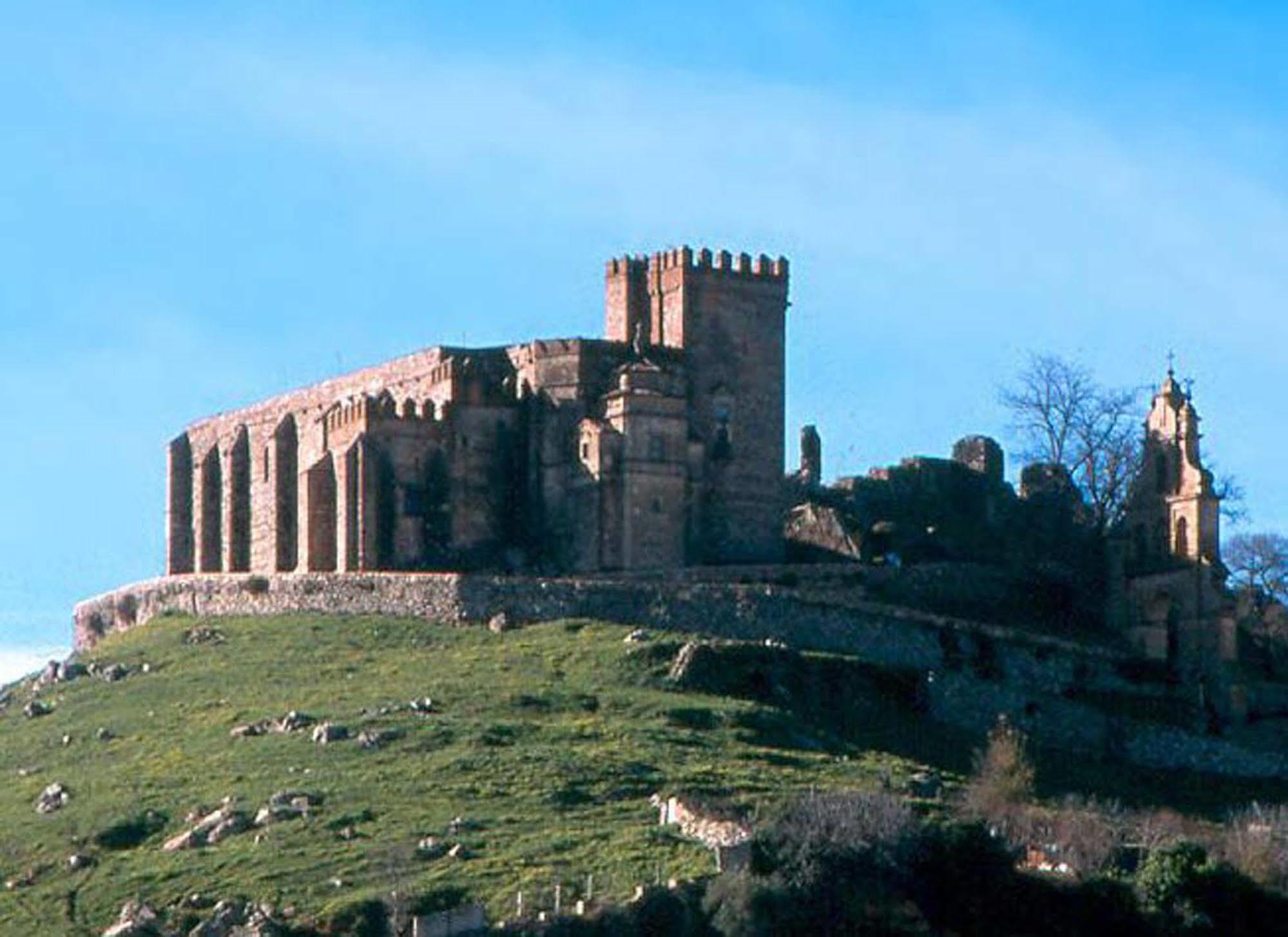 Hospederia Reina De Los Angeles Aracena Esterno foto